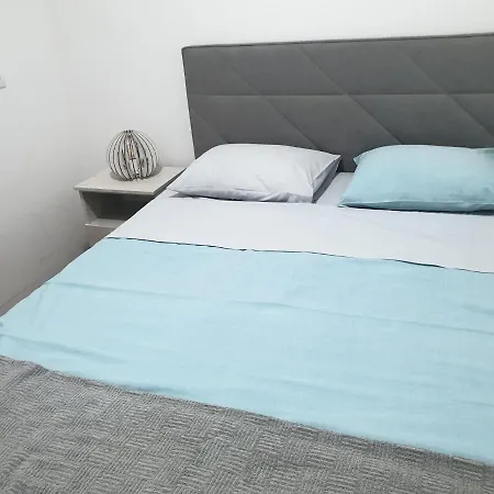 Borovi Apartment *